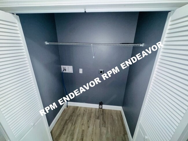 Building Photo - Stunning Tower Grove East 4 Bedroom 3.5 Bath Home