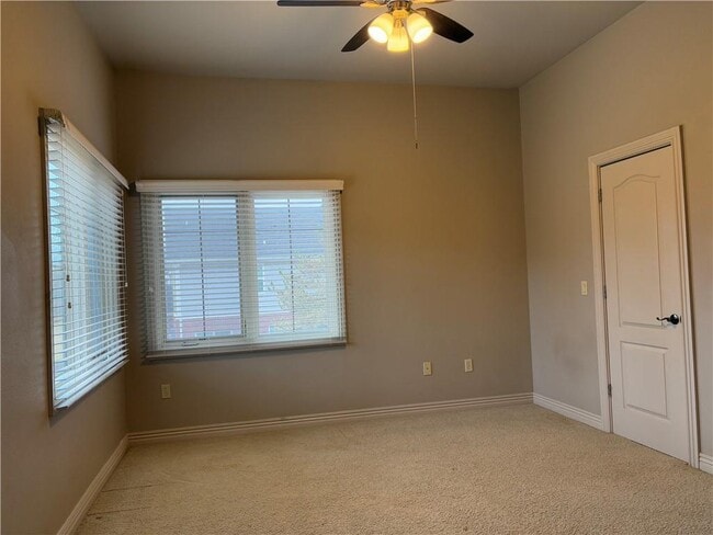 Building Photo - 2509 S Everest Ave