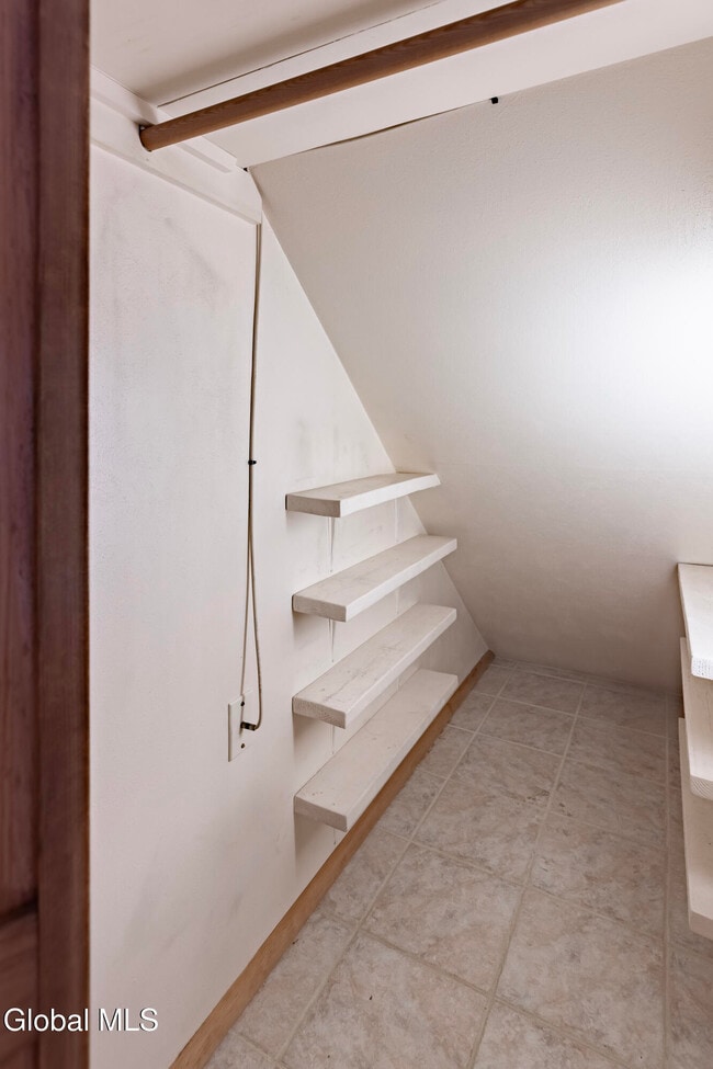 Building Photo - 43 Commons Dr