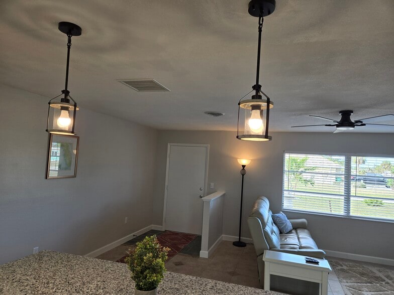 Building Photo - 2049 Arkansas Ave