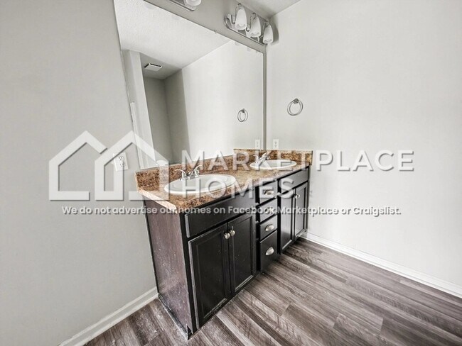 Building Photo - 201 Sedgewick Dr