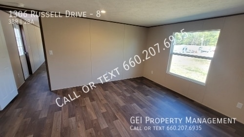 Building Photo - 1306 Russell Dr