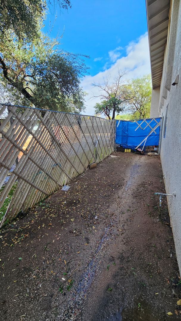 Building Photo - Don't miss this Eastside 2 bedroom/1 bath apartment home! **Move in Special**