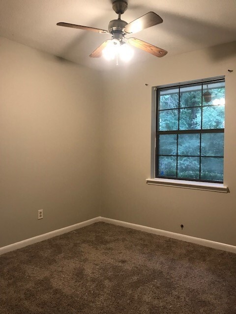 Building Photo - Close to Barksdale Air Force Base... You d...