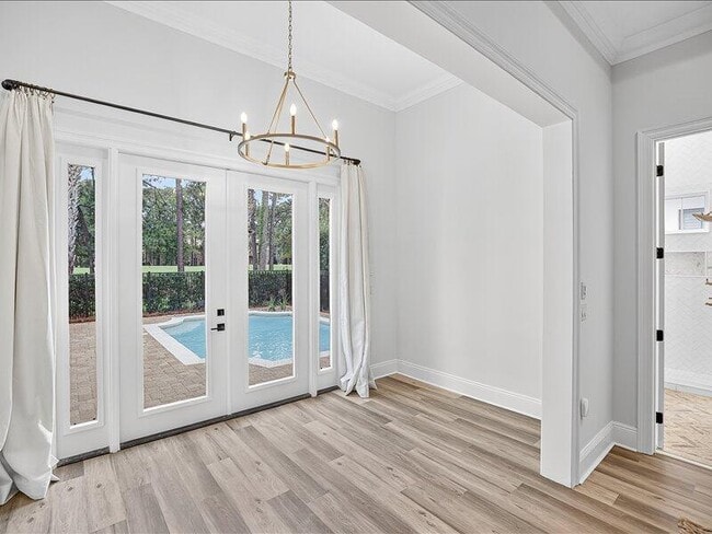 Building Photo - 3161 Club Dr