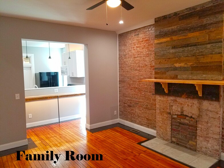 Building Photo - 3228 California Ave