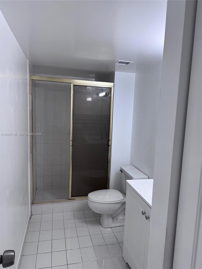 Building Photo - 2821 N Miami Beach Blvd