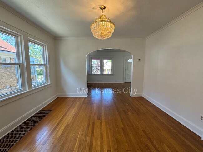 Building Photo - 5110 Garfield Ave