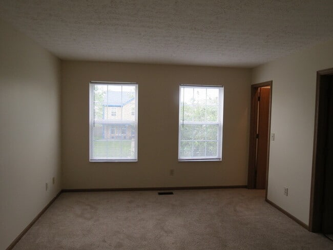 Building Photo - 268 Chatterly Ln