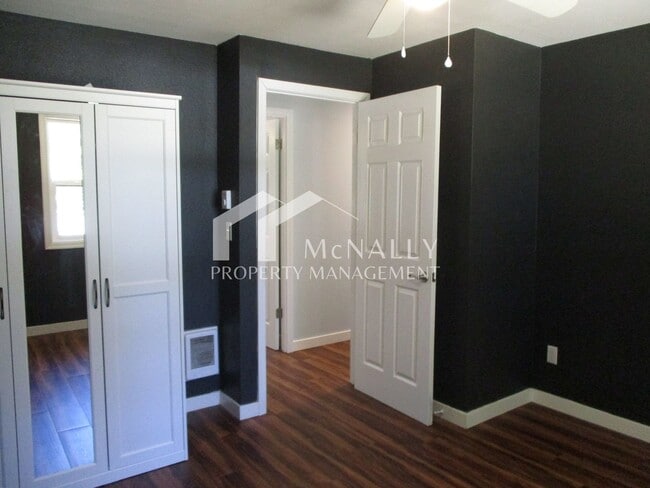 Building Photo - Charming 3-Bedroom Home in Steilacoom