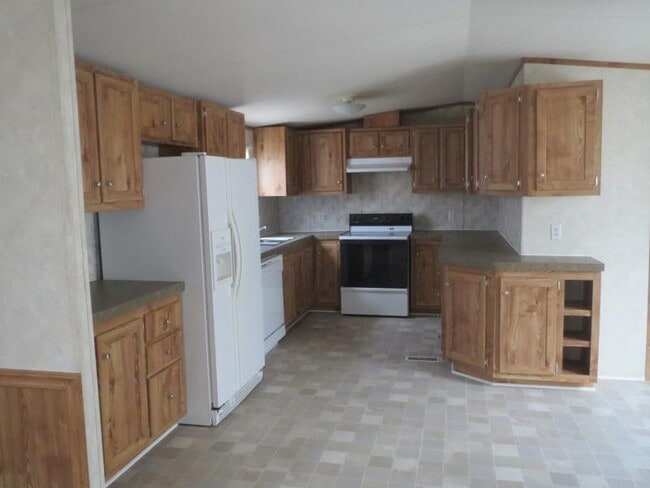Building Photo - 218 DOGWOOD LANE
