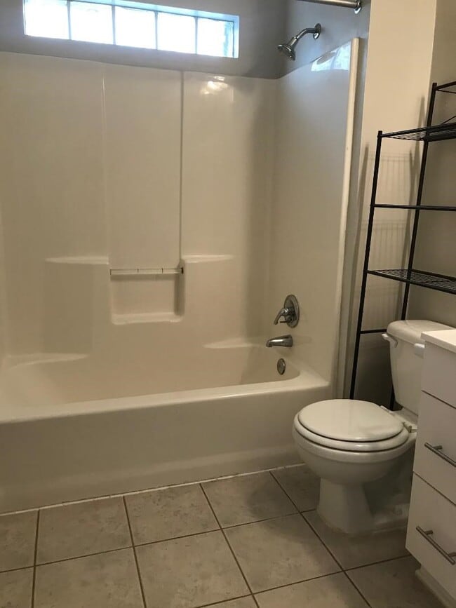 Building Photo - 315 Branard St