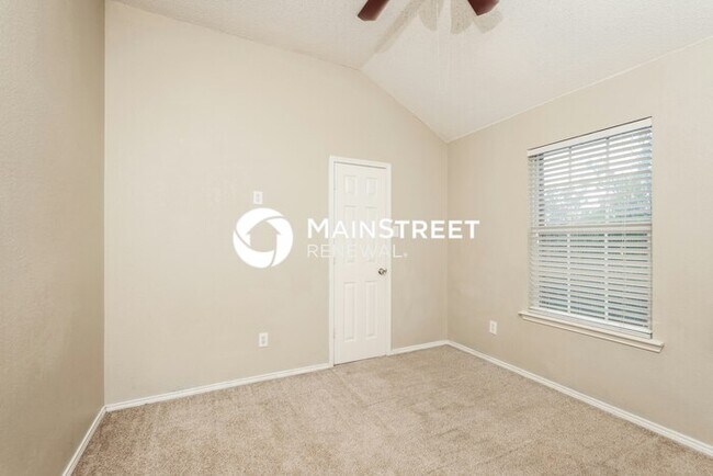 Building Photo - 4 Bedroom Pet-Friendly Home in Mesquite, TX with Main Street Renewal