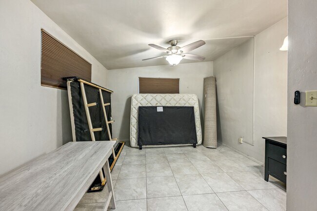 Building Photo - Spacious 4-Bedroom Home Near UA & Banner Health!