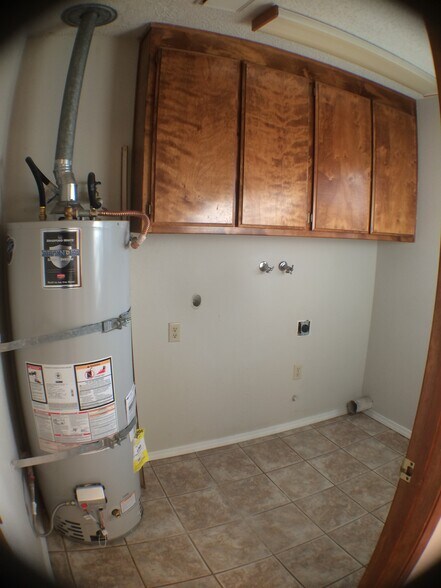 Building Photo - 2672 Sanford Ct