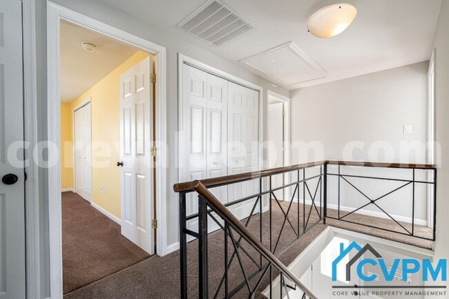 Building Photo - 2617 Belair Dr