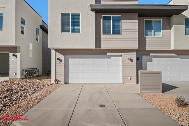 Building Photo - Brand New 3 Bedroom Townhome