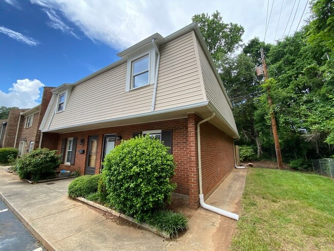 Building Photo - 331 Vineyard Park Ct