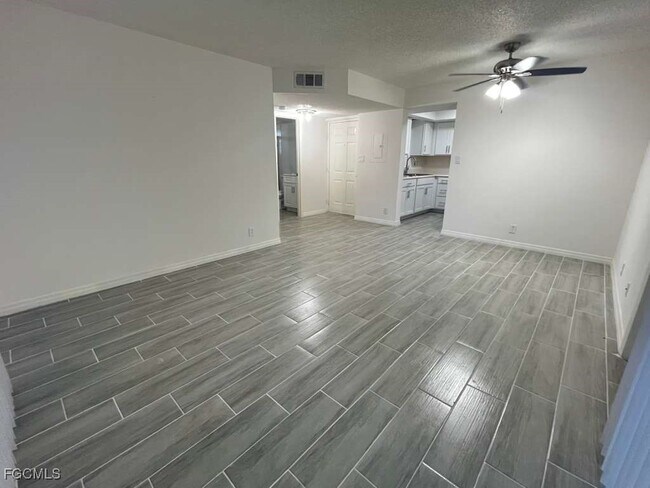 Building Photo - 19505 Quesada Ave