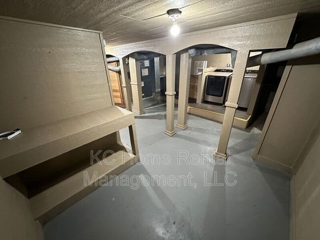 Building Photo - 2316 Spruce Ave