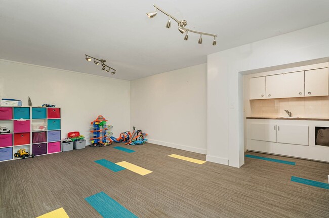 Building Photo - 3Bd/2.75Ba Seattle House