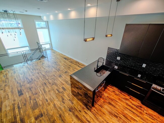 Building Photo - Three Bedroom Modern Olde Kensington Condo with Roofdeck