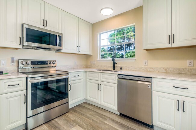 Building Photo - 1356 Sterling Point Dr