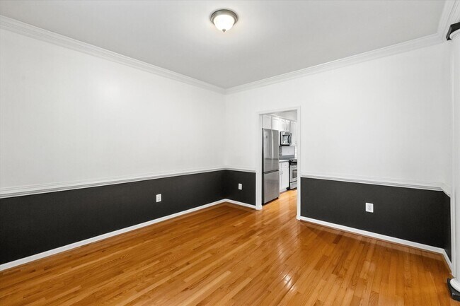 Building Photo - 4107 Lakeview Pkwy