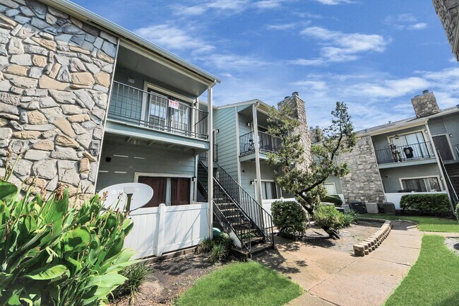 Building Photo - 3758 Tanglewilde St