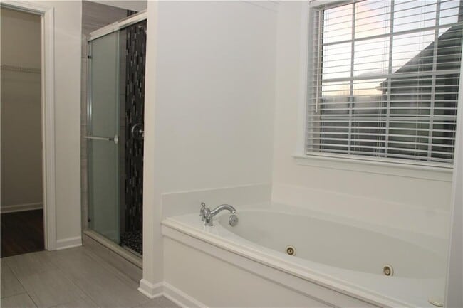 Building Photo - 1322 Loowit Falls Way