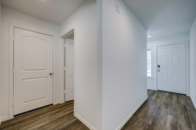 Building Photo - 5314 Castlebury Meadows Dr