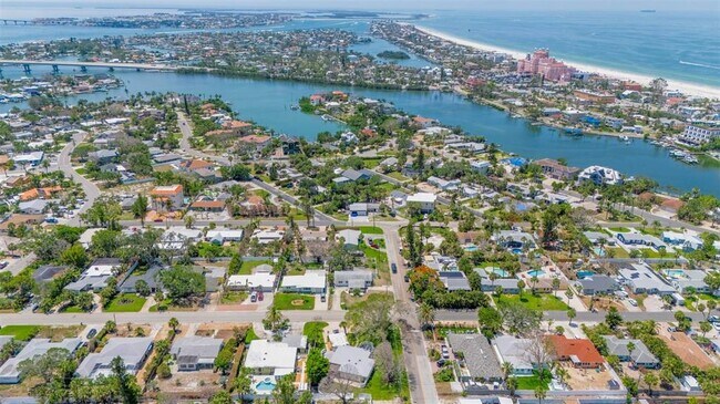 Building Photo - 301 41st Ave