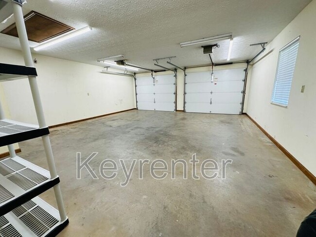 Building Photo - 857 Spinnaker Rd