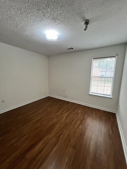 Building Photo - 5760 Pecan Trce