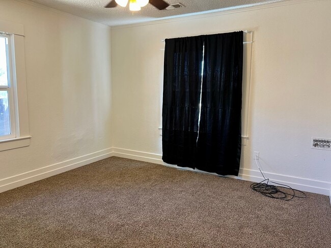 Building Photo - Charming 3 Bed / 2 Bath Home in the Tower District