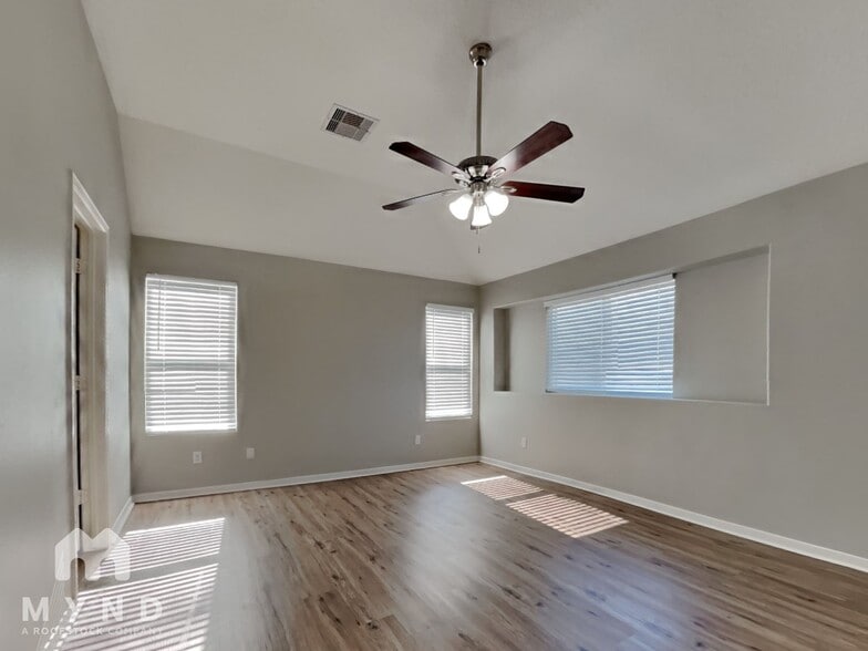 Building Photo - 8110 Rosemary Drive