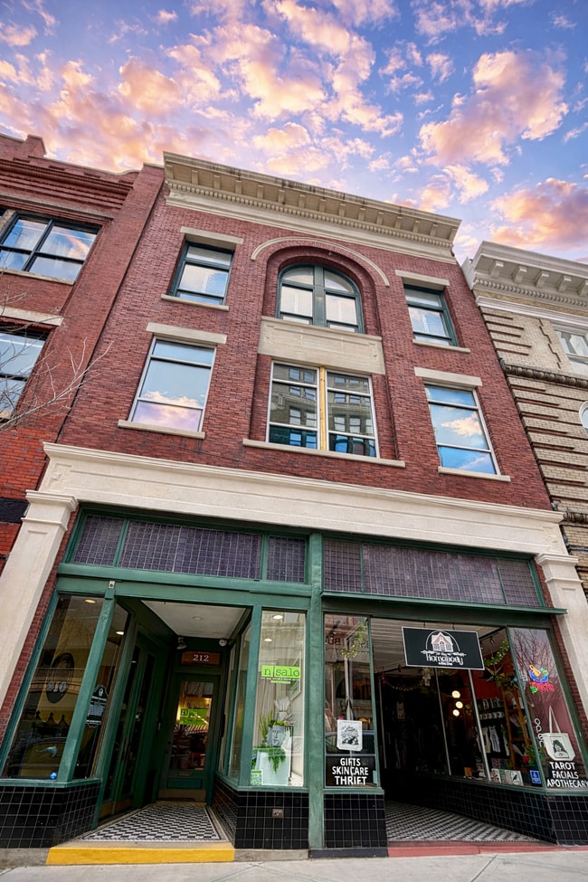 Building Photo - 210 N Front St