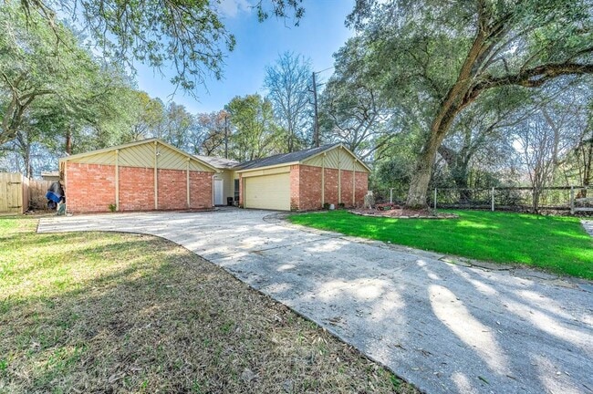 Primary Photo - 22206 Meadowrock Dr