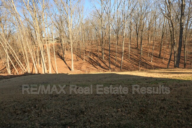 Building Photo - 12 Celtic Dr