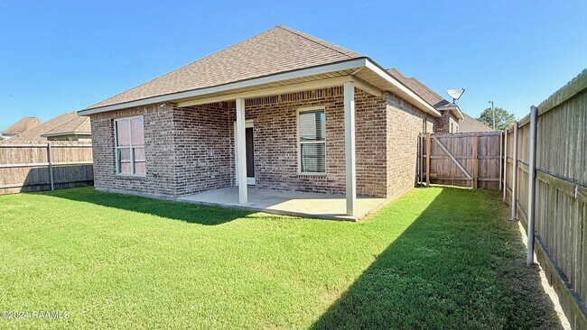 Building Photo - 108 Valcour Pl
