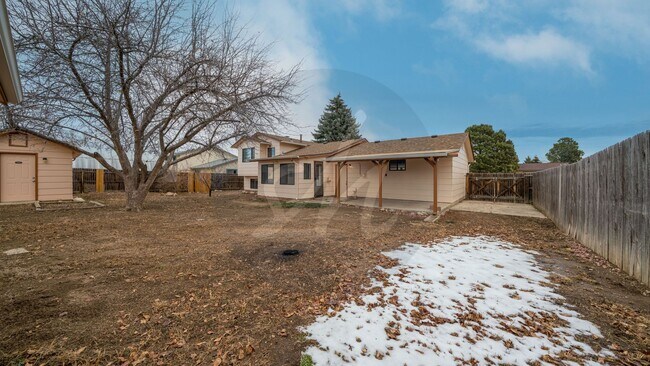 Building Photo - Great Home in Colorado Springs with 2 Car Garage