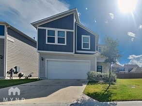 Building Photo - 2909 Salvidar Bend