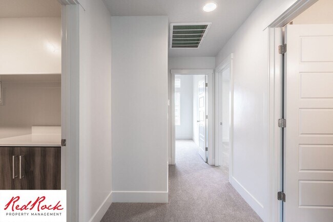 Building Photo - Innovative Design! 4 Bedroom Home in the Beautiful Desert Playa Community