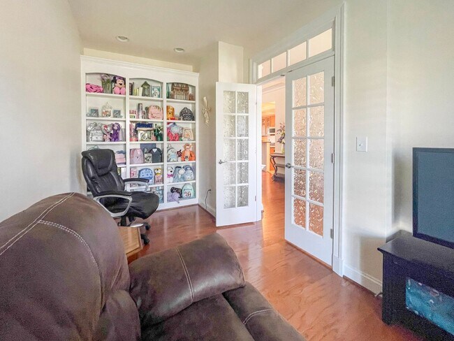 Building Photo - 6883 Birmingham Dr