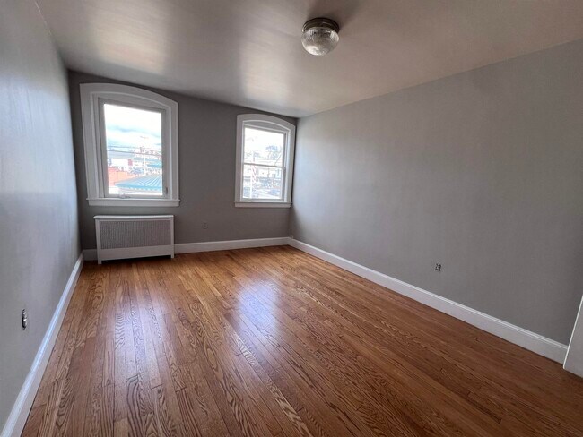 Building Photo - 444 Lafayette Rd