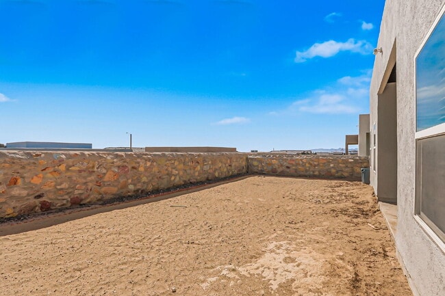 Building Photo - 13110 Emerald Isle St