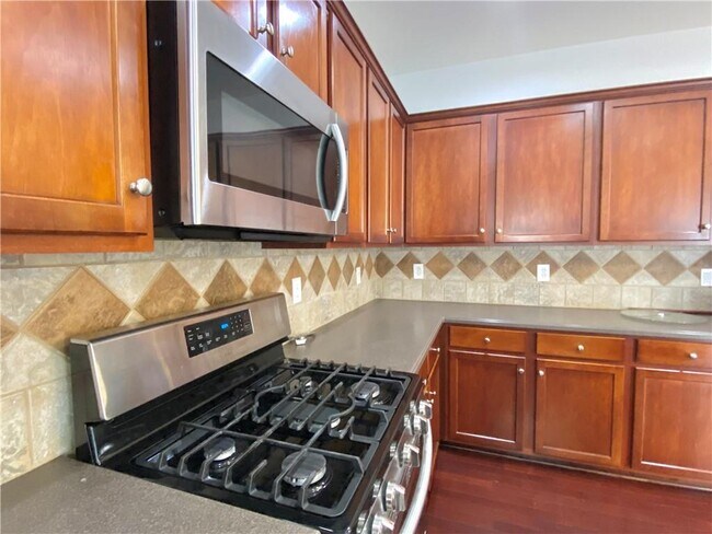 Building Photo - 6405 Knighted Ct
