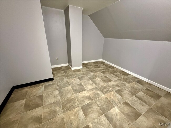 Building Photo - 367 Furman St