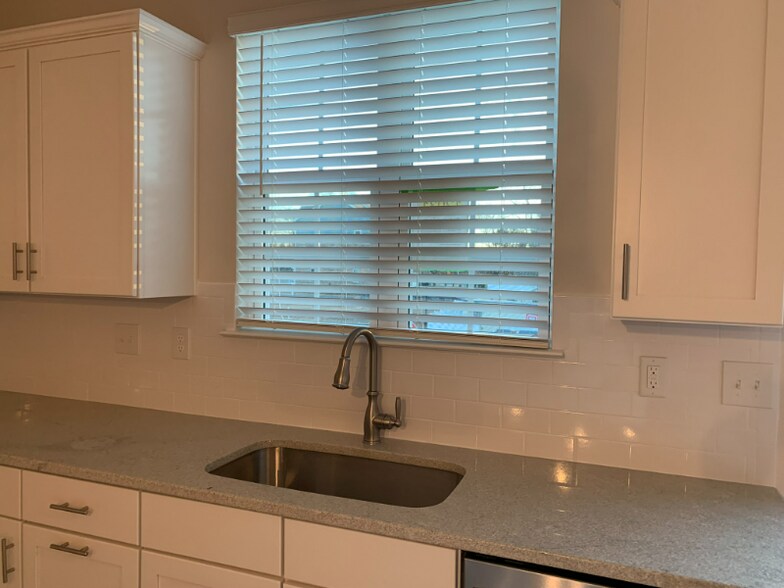 Building Photo - 12031Remarque Hill Rd