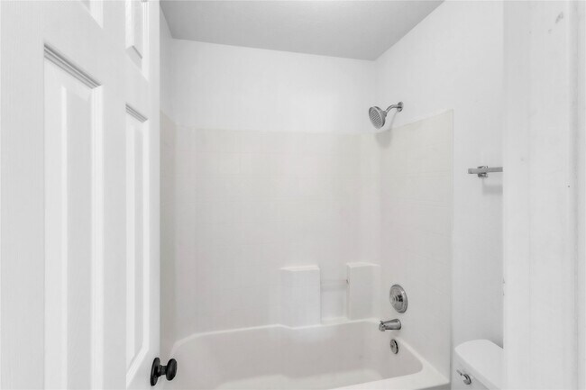 Building Photo - 18027 Oak Orchard Lane